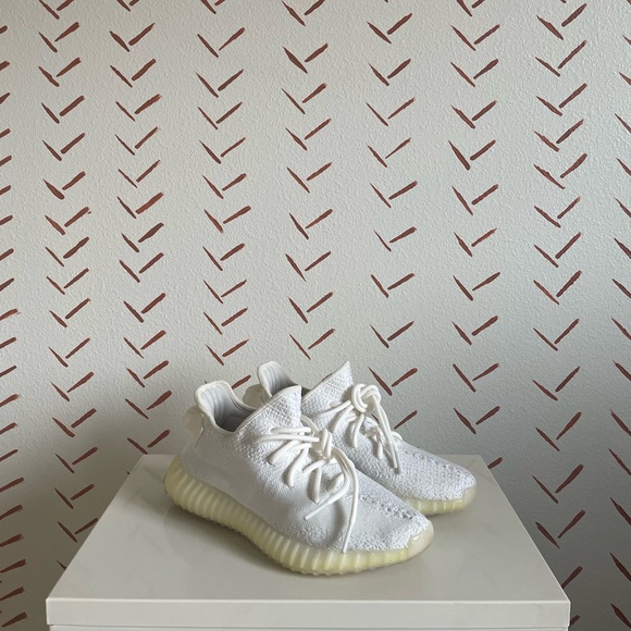 Yeezy Boost 350 V2, Cream White/Triple White - Picture 3 of 9